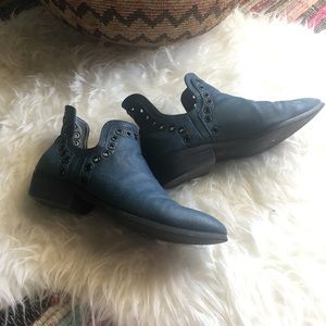 Blue ankle boots with rivets